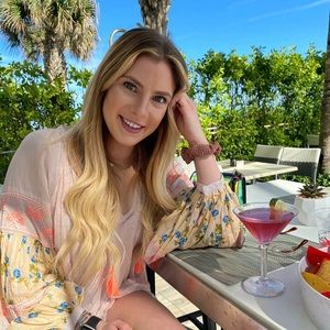 Meet your Posher, Vivian